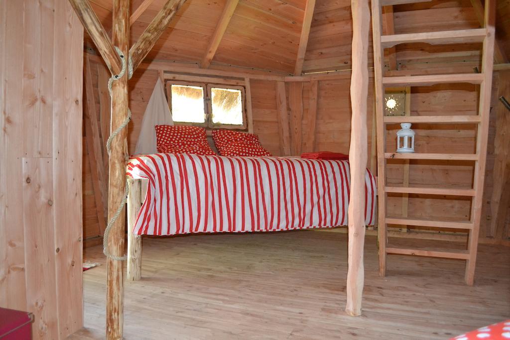 Cabanes Et Yourtes De La Vallee De L'Ance Hotel Sauvessanges Phòng bức ảnh