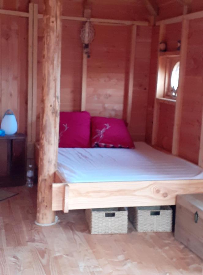 Cabanes Et Yourtes De La Vallee De L'Ance Hotel Sauvessanges Ngoại thất bức ảnh