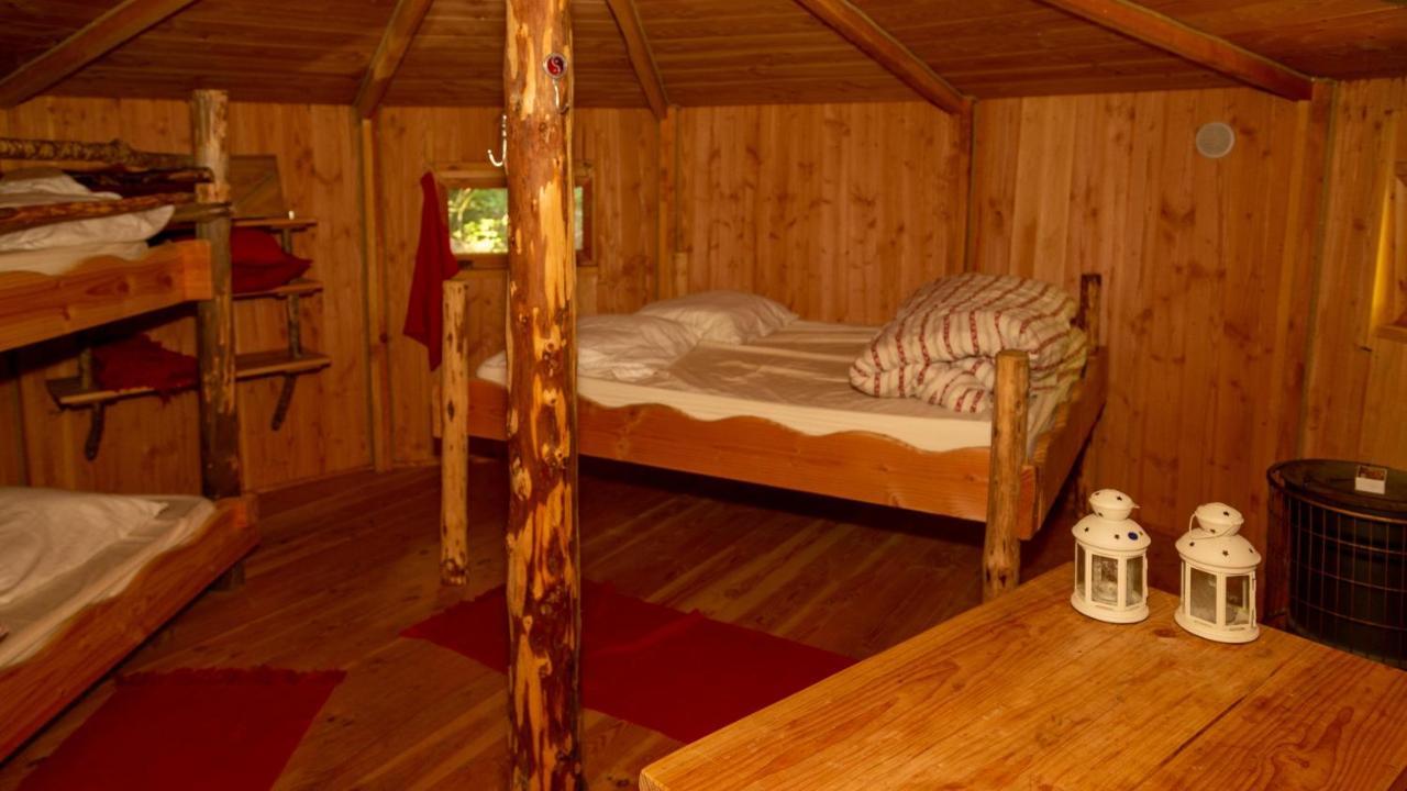 Cabanes Et Yourtes De La Vallee De L'Ance Hotel Sauvessanges Ngoại thất bức ảnh